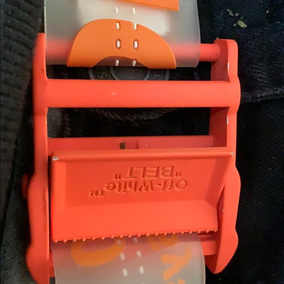 Off white belt - Picture 3 of 8